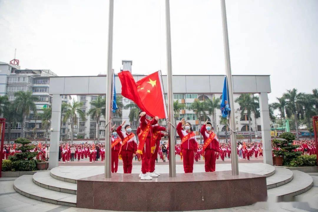 城市户口子女可继承父母农村的宅基地和房屋吗？村里是否有权收回？游戏画面
